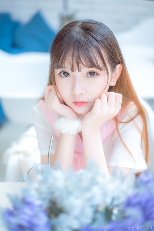 “不是不敢，而是怕你没这个本事！”庞统冷哼一声，扭头看向帐中众将，淡然道：“我主吕布，或许出身不及诸位，但为人公私分明，也极重规矩。”